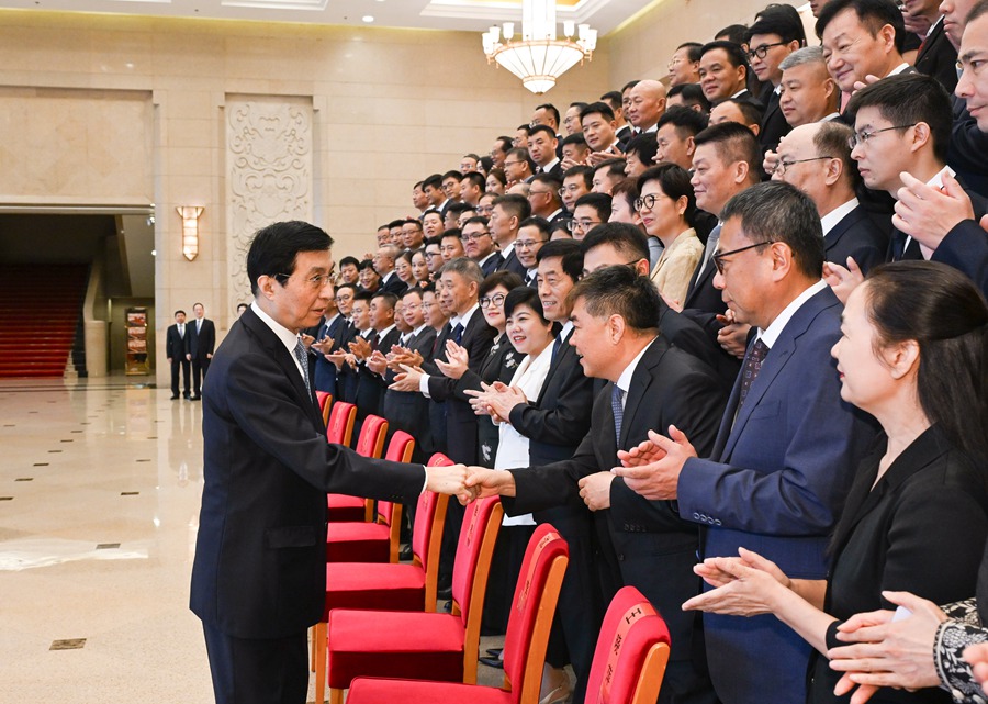 全國(guó)非公有制經(jīng)濟(jì)人士?jī)?yōu)秀中國(guó)特色社會(huì)主義事業(yè)建設(shè)者表彰大會(huì)在京召開(kāi) 王滬寧出席并講話(huà)